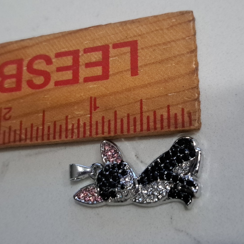 Sparkling Chihuahua Necklace, New, For Women Or Kids - Picture 4 of 4